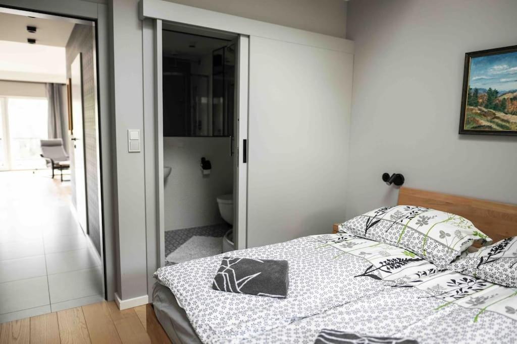 Ski & Bike Apartment Щирк Екстериор снимка
