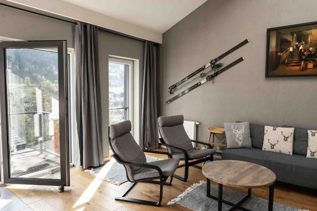 Ski & Bike Apartment Щирк Екстериор снимка